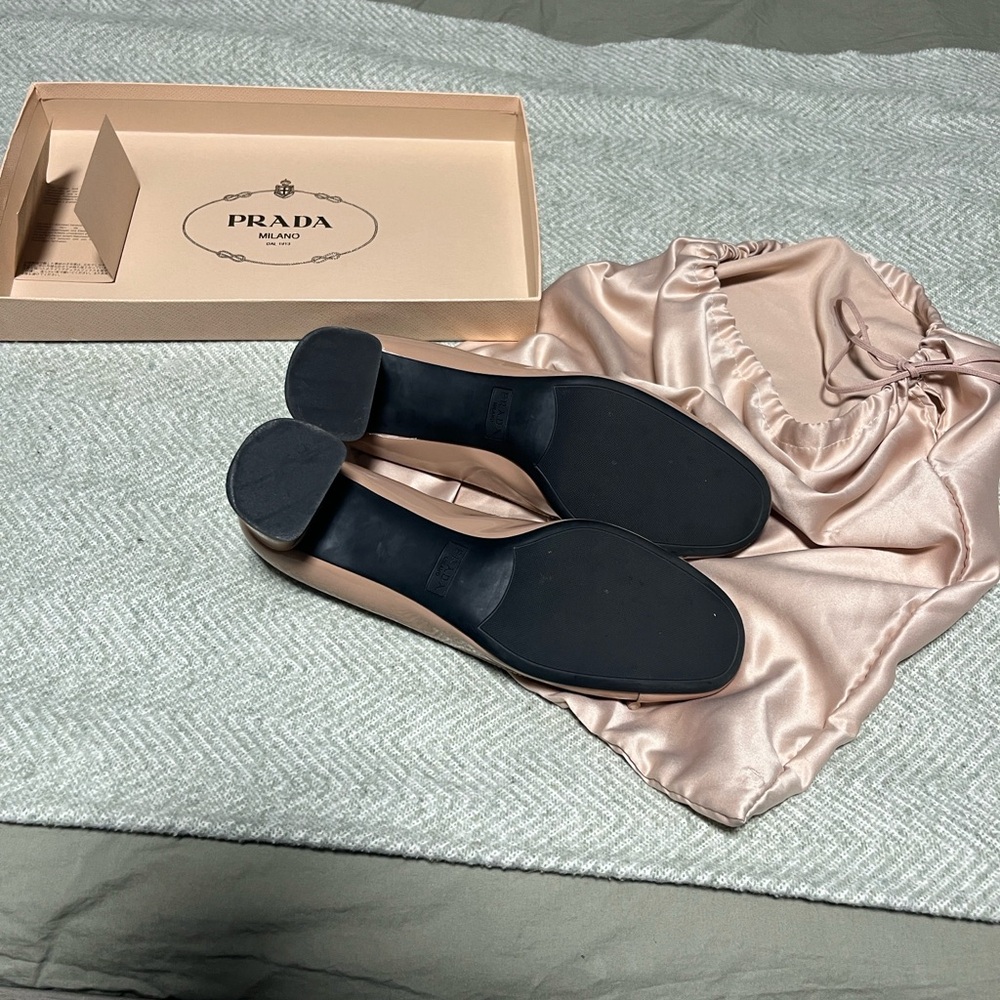 Prada Blush Nude Leather block heel with Bow - Picture 4 of 6